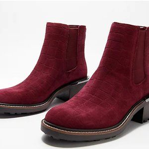 NWOT Vince Camuto  Suede Chelsea Boots - Kelivena Size 8 1/2